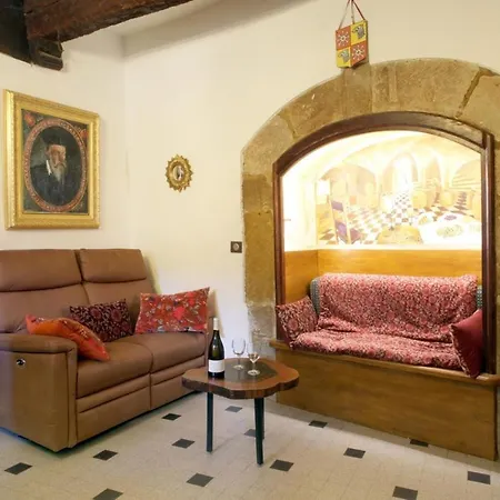 Holiday home Maison De Nostradamus*** Occitanie Insolite *